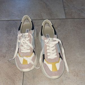 STEVE MADDEN PLATFORM SNEAKERS